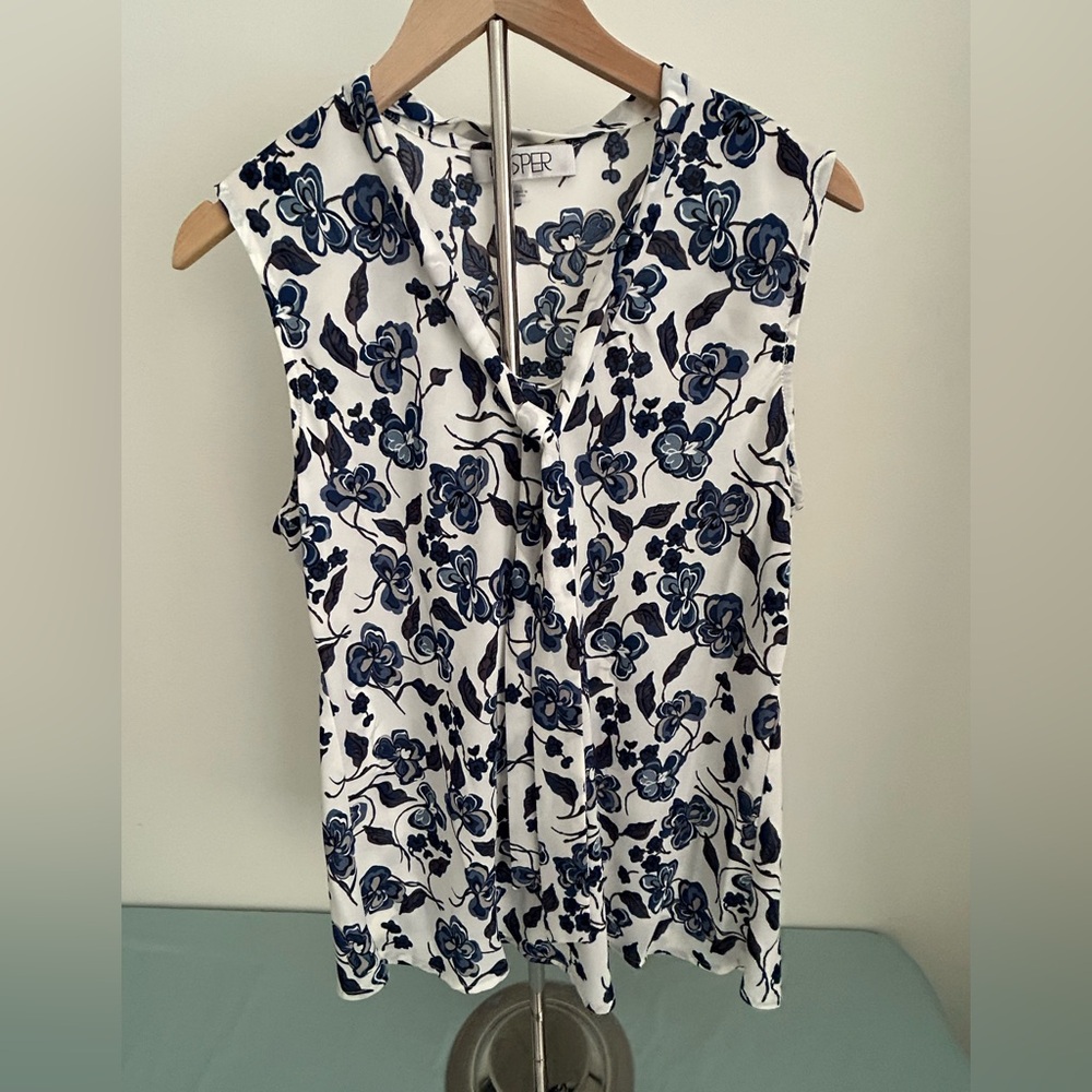 Kasper Blue and White Floral Sleeveless Blouse